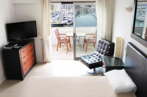 Studio apt with spectacular views of Lagos Marina